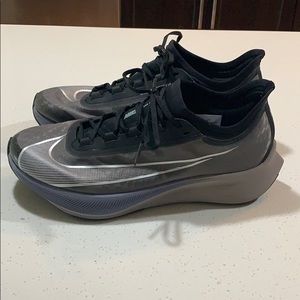 US 9 Nike Zoom Fly 3 ‘Thunder Grey’ rare colorway